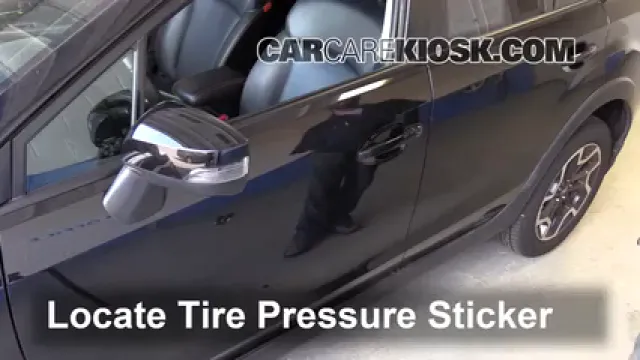 2016 Subaru Crosstrek Limited 2.0L 4 Cyl. Neumáticos y ruedas Controlar presión de neumáticos